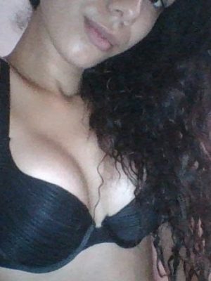 Flaquita manda nudes y videos turbandose a su novio 6