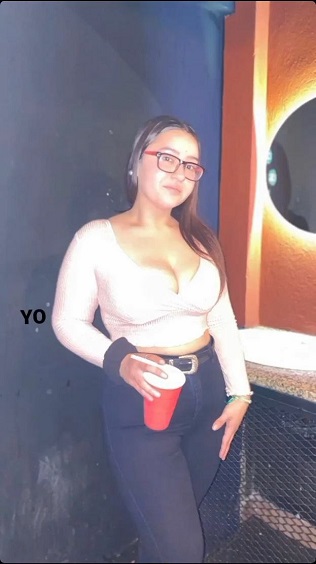 Rompiendole el ano a esta putita 1