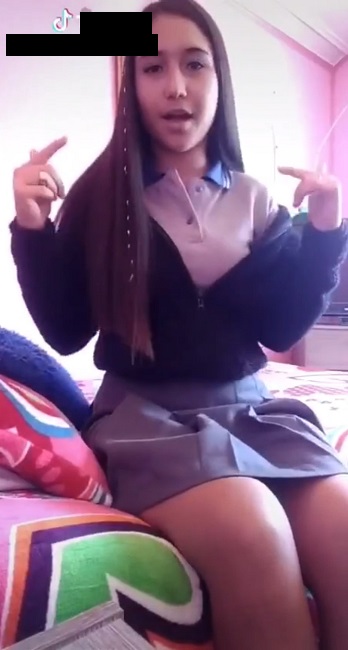 Me cogi a colegiala de tiktok por el culito 1