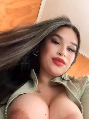 Blanquita tetona adicta al sexo anal 1