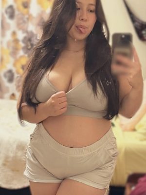 Gordita tetona se desnuda y turba hasta mojarse todita 7