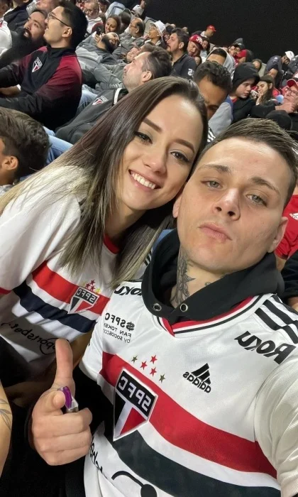 Perrita brasileña pierde apuesta 1