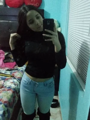 Amiguita tetona manda nudes 5