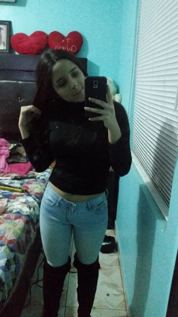 Amiguita tetona manda nudes 1