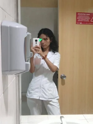 Estudiante de odontología se filtran sus nudes 2