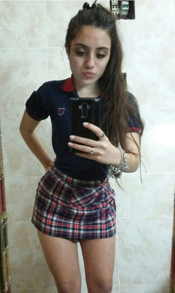 Putita enseñando su cuerpo 1