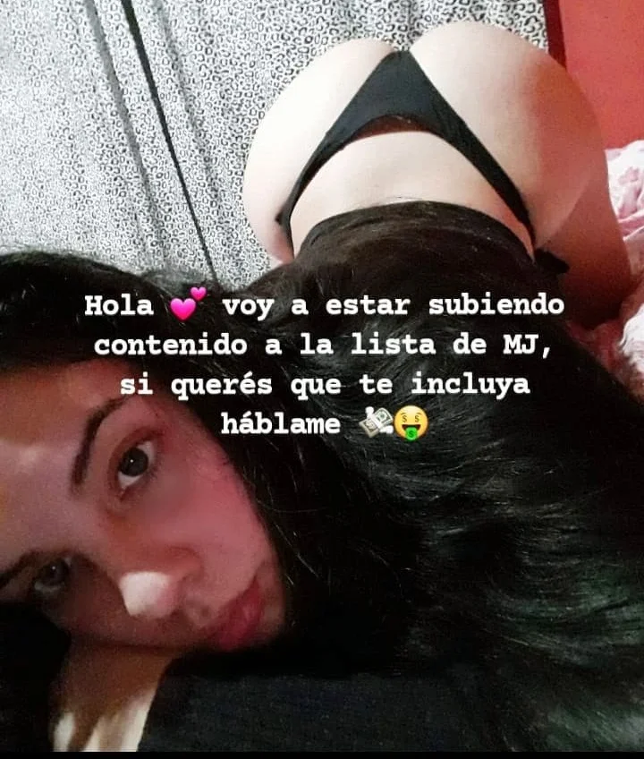 Pendeja culona vende sus fotos en Instagram 1