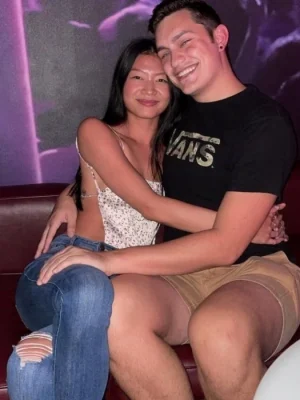 Mi novia con su amigo “gay” 7