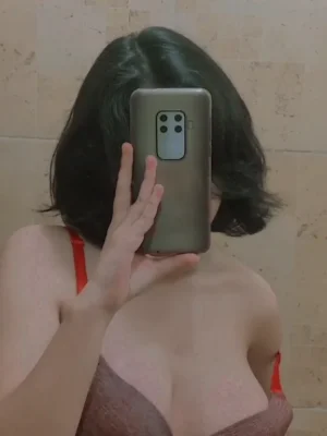 Compañerita tetona manda videos tocándose 5