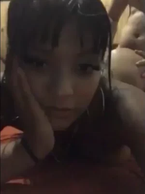 Pendeja argentina entrega el culito por plata 8