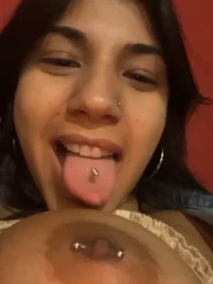 Pendeja trola tetona 7