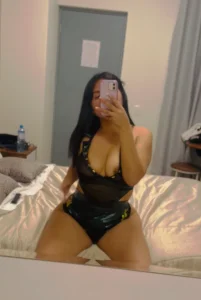 Deliciosa putita 1
