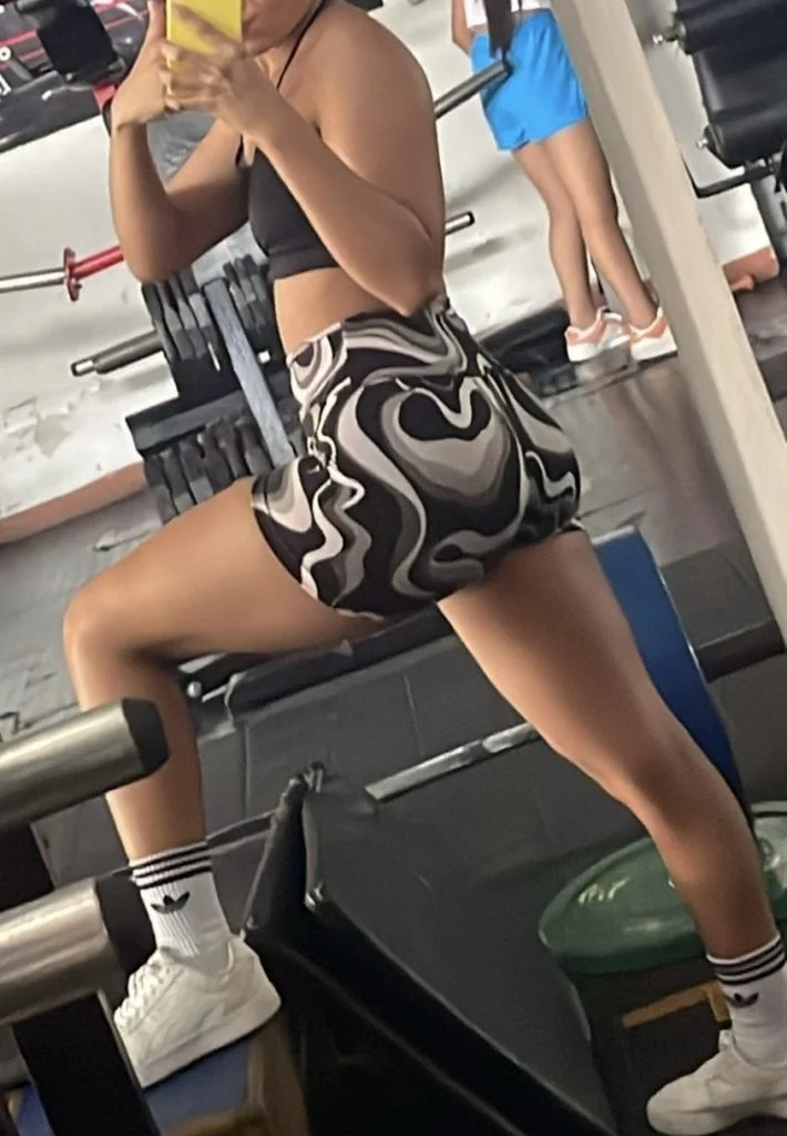 Pendeja culona del gym me manda nudes 1