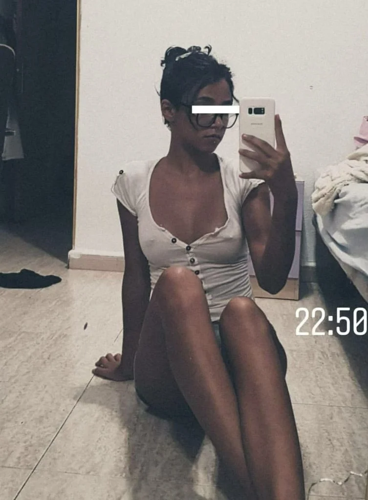 Pendejita de 18 años tocándose 1