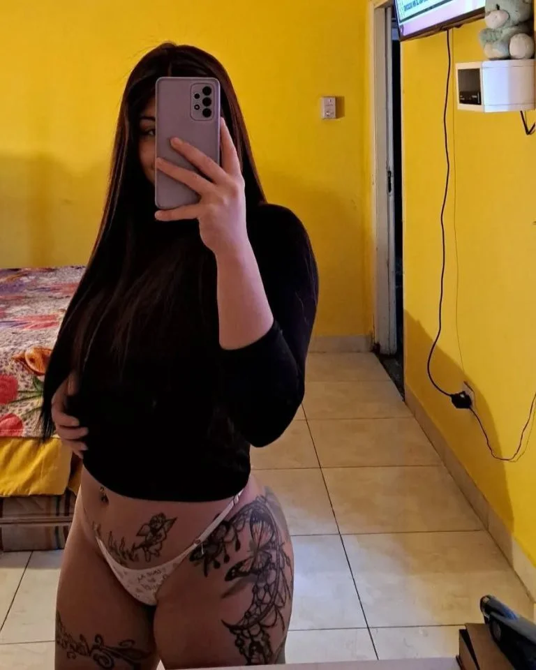 Pendeja argentina culona se la cogen rico 1