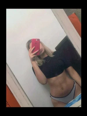 Kiara cogiendo como puta 19