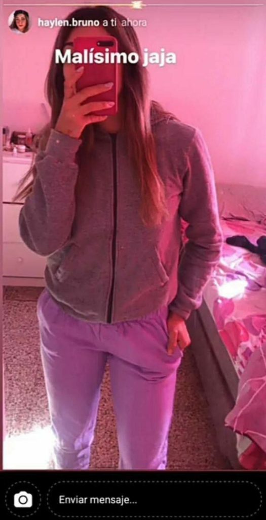 Pendeja manda nudes en Instagram 1