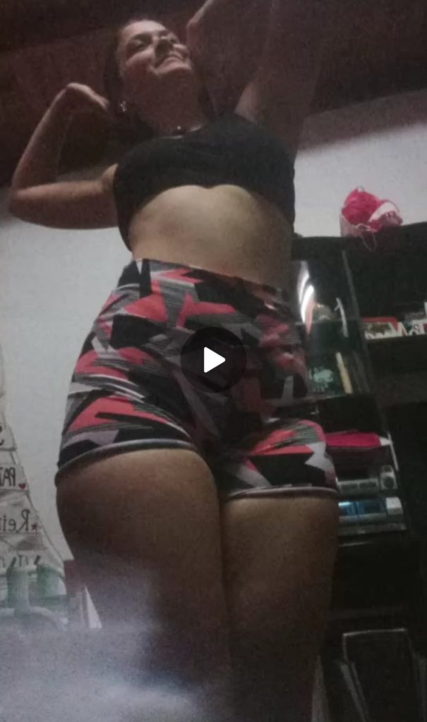Cabyy pendeja tocandose en directo 1
