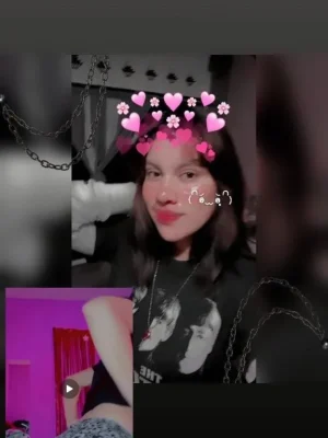 Pendeja otaku culona tocándose 5