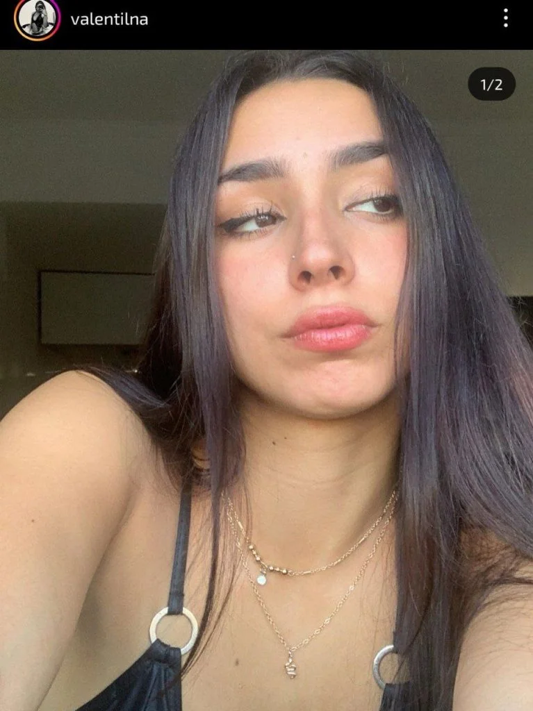 Puta Valentina manda videos tocándose 1